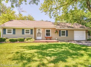 6160 Grove Ave, Grand Blanc, MI 48439