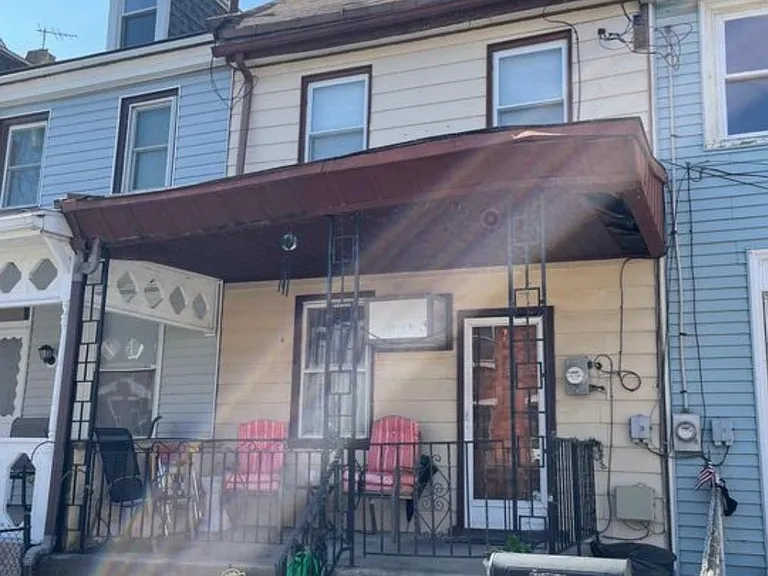 2702 Pratt St — Photo 30