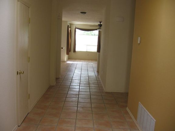 3rd image of 6740 Calle Santiago NE