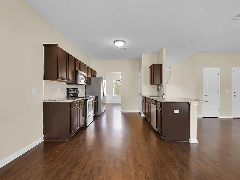 659 Red Oak Ln — Photo 11