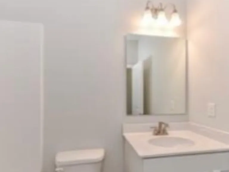230 Johnston Dr — Photo 5