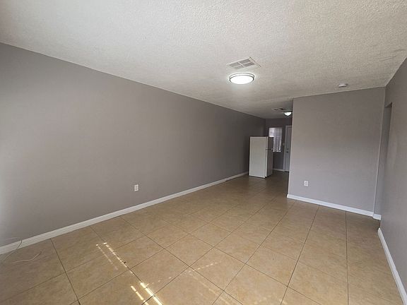 3rd image of 2539 N Carroll St #B