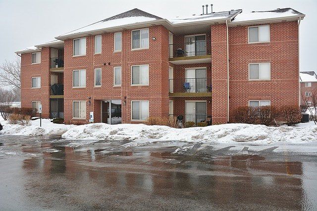 1st image of 7020 Heritage Cir APT 1C