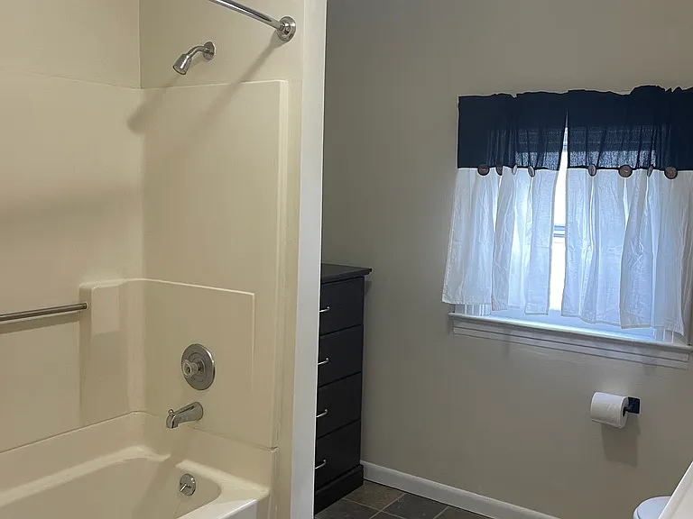 849 S Macarthur Blvd #2 — Photo 8