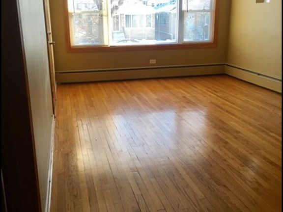 4th image of 5746 W Montrose Ave