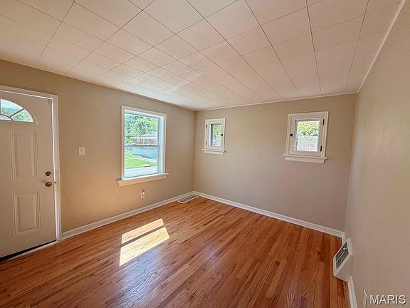 2nd image of 10063 Green Valley Dr