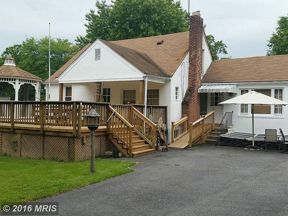 Cape Cod Single Family Home