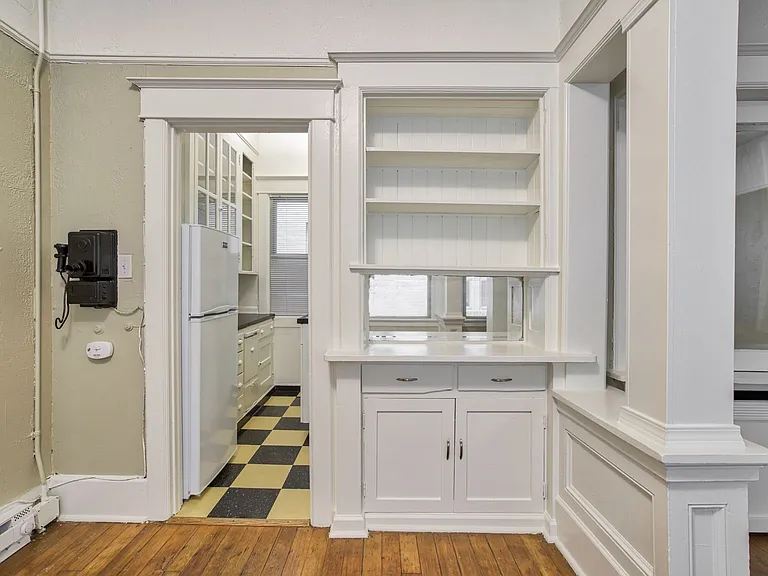 Teasdale Apartments — Photo 2