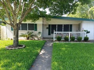 3203 Flamingo Dr, Victoria, TX 77901