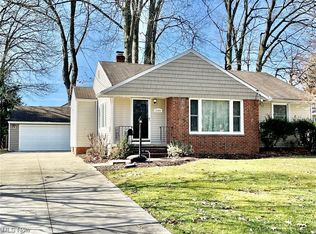 32984 Linden Dr, Solon, OH 44139