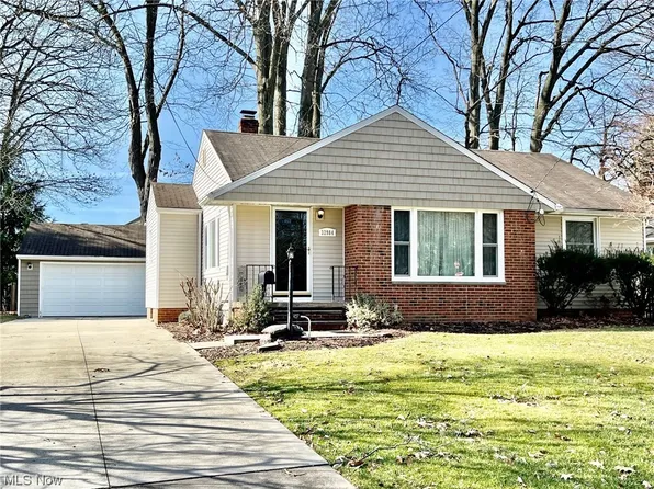 32984 Linden Dr, Solon, OH 44139