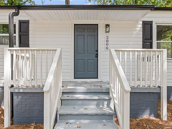 5th image of 2806 Robin Hood Dr