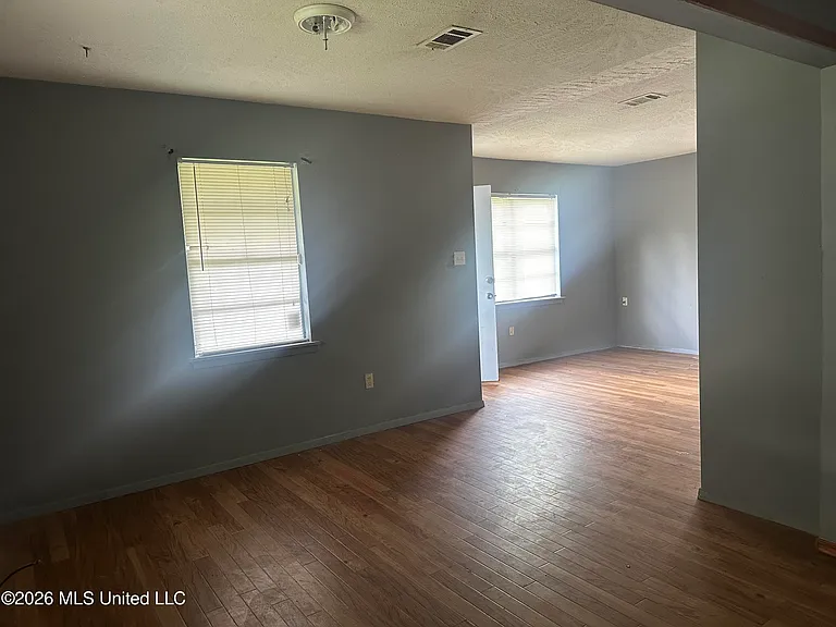 3655 Horton St — Photo 16