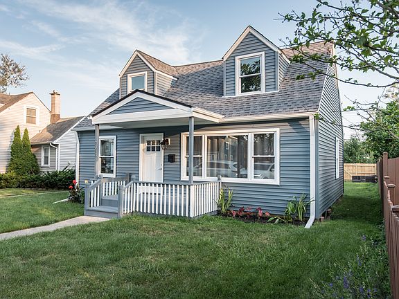 3rd image of 7043 W 114th St