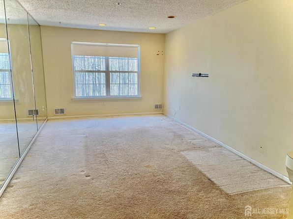 207 Prestwick Way, Edison, NJ 08820