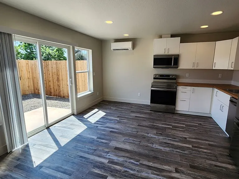 1000 Peach Rd #A-D — Photo 6