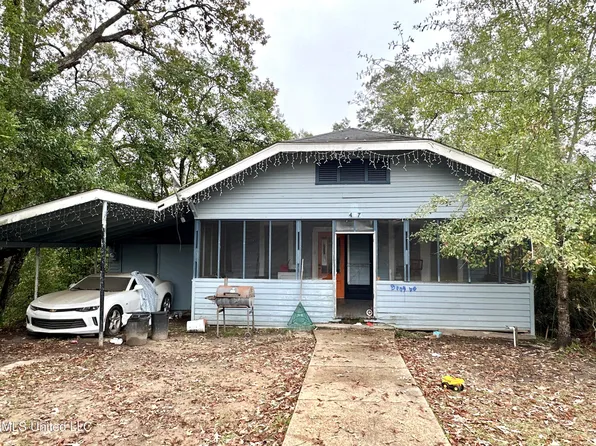 407 7th St, McComb, MS 39648
