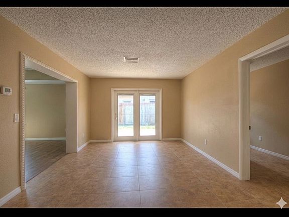 3rd image of 1801 Hibiscus Ct S