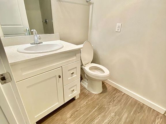 4th image of 826 Woodford Ave N APT 3