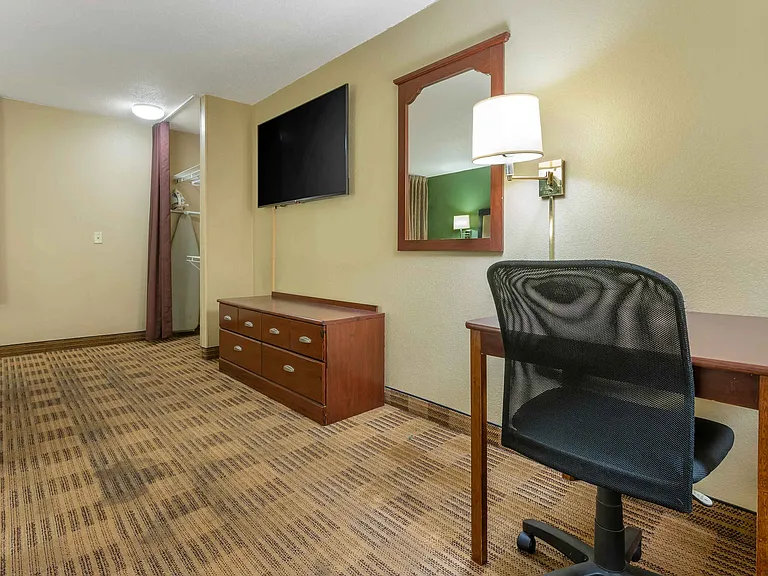 Studio Suite - 2 Full Beds