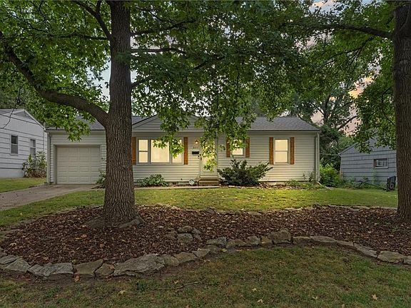 3rd image of 6011 Farley Ave