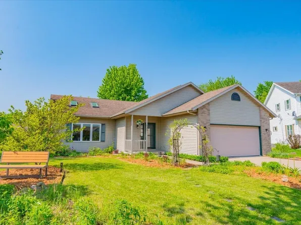 123 Emily Circle, Oregon, WI 53575