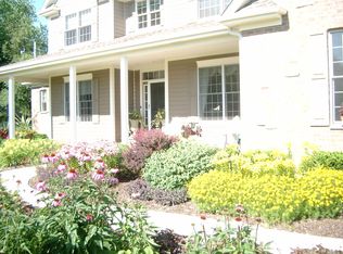 2811 Vine Ln, Crystal Lake, IL 60012