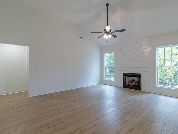 4th image of 1346 Sussex Dr