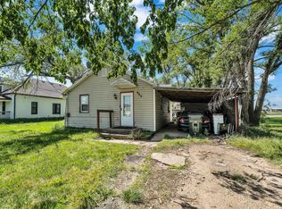923 W 2nd St, Halstead, KS 67056