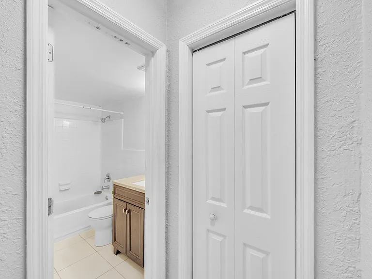 626 SW 14th Ave #108 — Photo 11