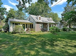 124 Lenox Ave, Green Brook, NJ 08812