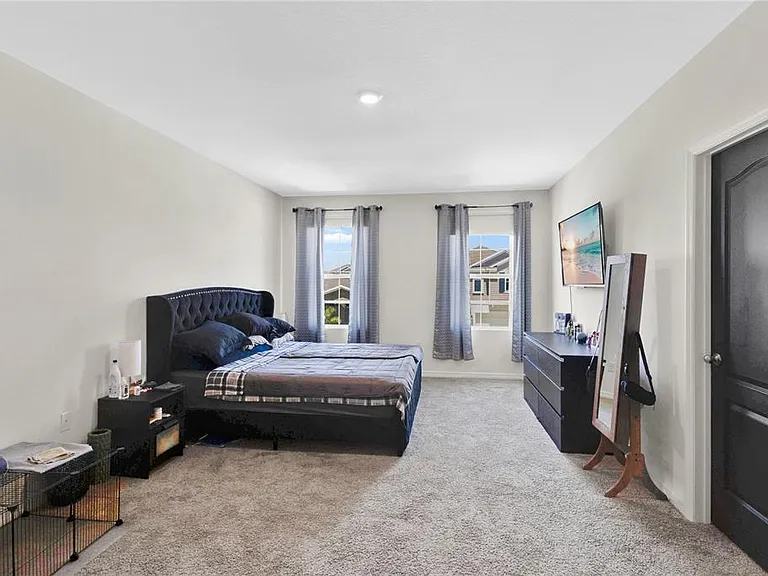 831 Turner Ln — Photo 12