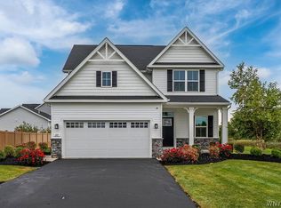 221 Stonebridge Rd, Grand Island, NY 14072
