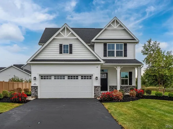 221 Stonebridge Rd, Grand Island, NY 14072