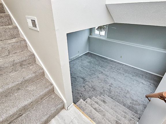 4th image of 204 Forest St