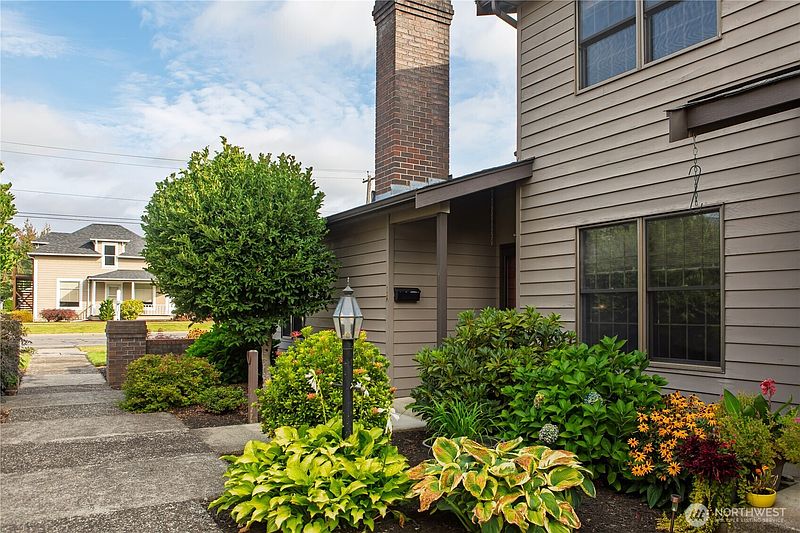 2nd image of 1111 Grover Street #1A
