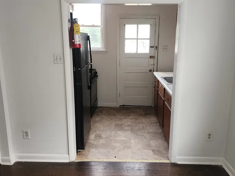 718 W Maple Ave — Photo 9