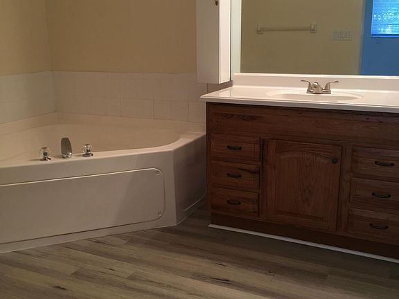 5th image of 2928 SW 8th Pl