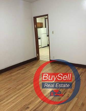 4th image of 2552 22nd St #1F