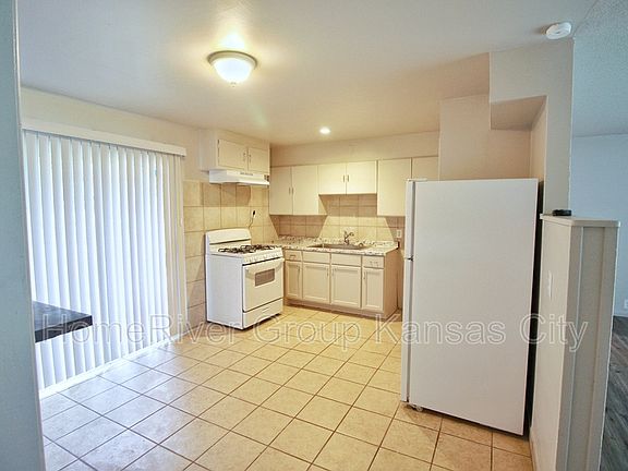 5th image of 11216 Oakland Ave