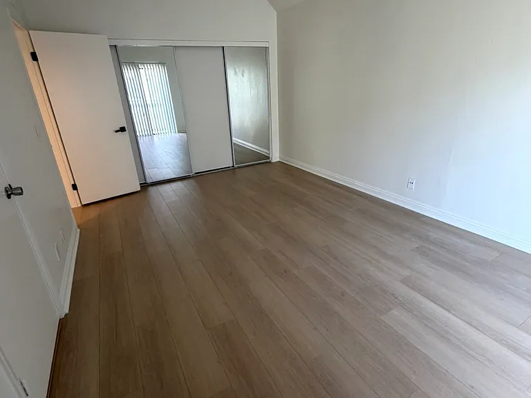 313 E Pine St #18 — Photo 9