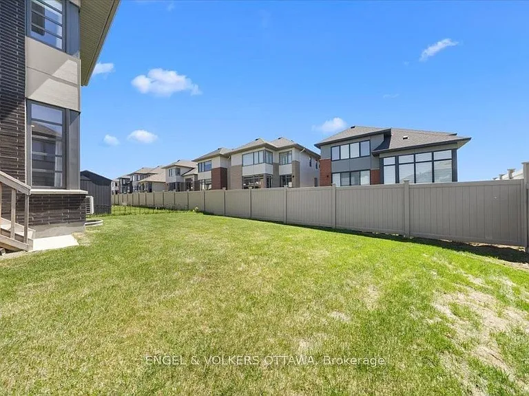699 Honeydew St — Photo 31