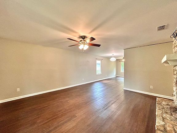 4th image of 3305 Oak Aly