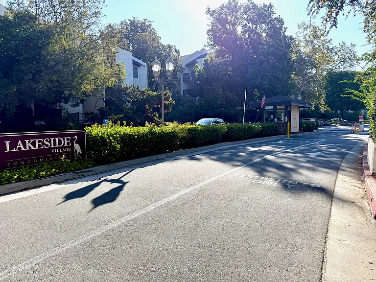14302 Summertime Ln — Photo 48