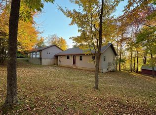 557 Enfield Rd, Lincoln, ME 04457