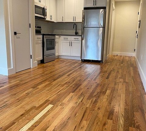 5th image of 3084 Villa Ave #B