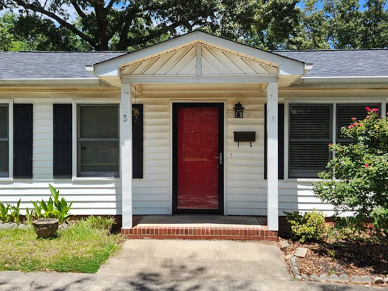 2110 Twin Ave #B — Photo 1