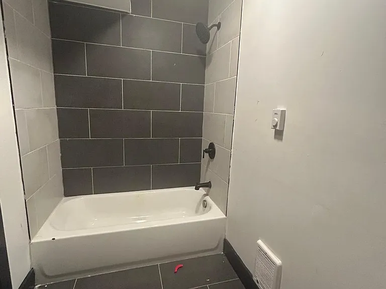 11 Thomas St #1 — Photo 6
