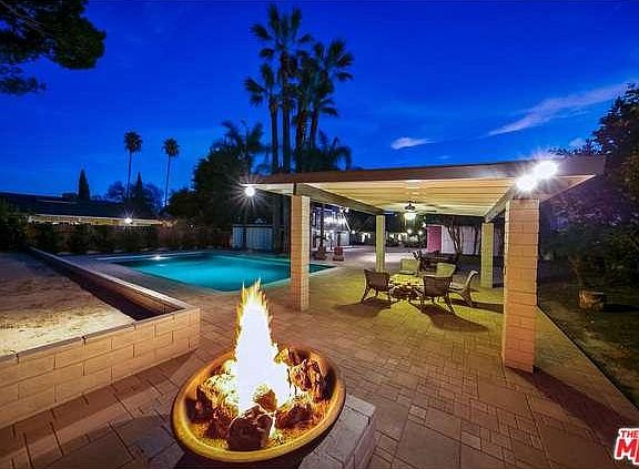 4th image of 10647 Camarillo St