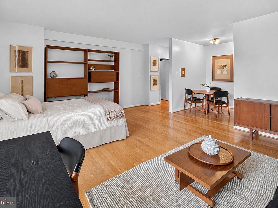1st image of 950 25th St NW APT 115N